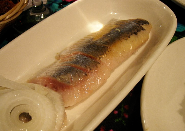 Врачи Агапкин и Макиша рассказали о полезных свойствах селедки для здоровья