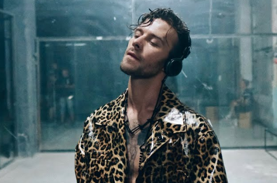 Украинцы подали жалобу на Макса Барских в полицию за песни на русском языке