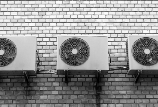 Врач Банный рассказал об опасности кондиционера в летнюю жару