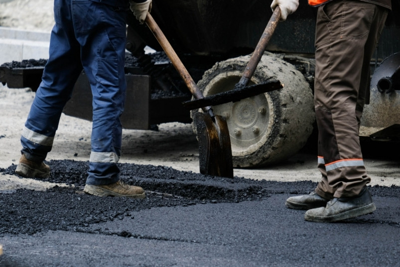 Во Владивостоке ремонтируют улицу Давыдова после ливней