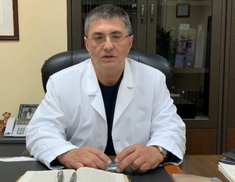 Доктор Мясников назвал приём препаратов от запора одним из ключевых факторов развития аритмии