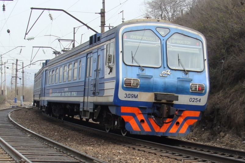 Экс-руководителя подразделения железной дороги в Приморье осудили за дачу взятки