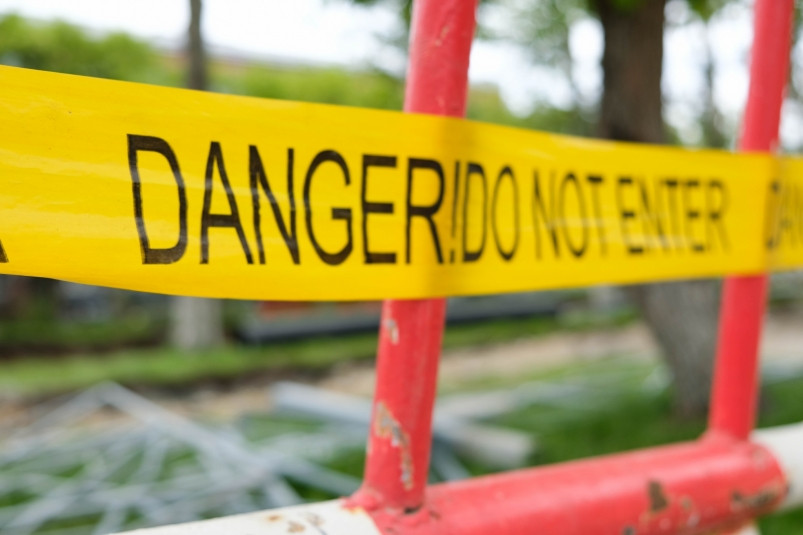 На Некрасовском путепроводе во Владивостоке начался долгожданный ремонт тротуара