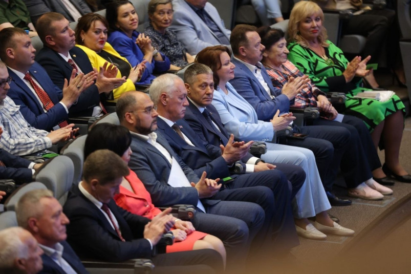 В президиум приморской ЕР введены мэр, партийный функционер, общественник и вип-чиновник