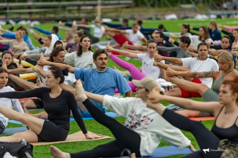 “Большой праздник йоги” впервые состоялся на стадионе “Динамо” во Владивостоке