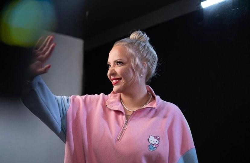 Юмористка Ирина Мягкова рассказала о реальных ценах на недвижимость во Франции