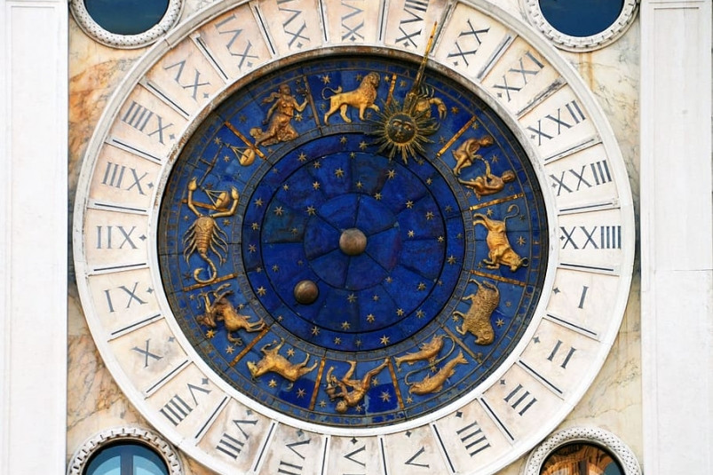 Риск Тельцов, лидерство Львов и негатив Водолеев: подробный гороскоп на 26 июня