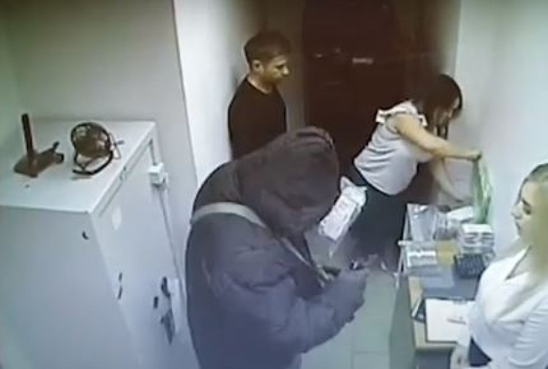 Дерзкого налетчика на банк в Находке надолго отправили в колонию строгого режима