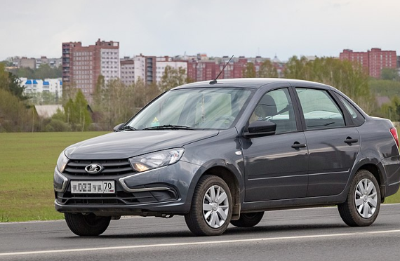 Автоэксперт Моржаретто оценил идею ограничить цены на отечественные автомобили