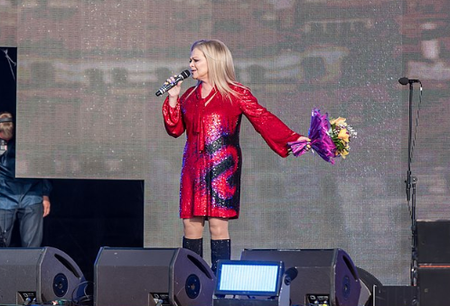 Дочь и внучка Ларисы Долиной выезжают из квартиры певицы из-за неподходящих условий