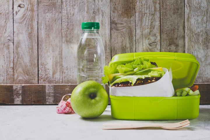 Диетолог Кононенко объяснила, почему вредно питаться более трёх раз в день