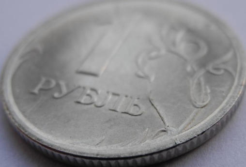 Рубль продолжает падать, несмотря ни на что