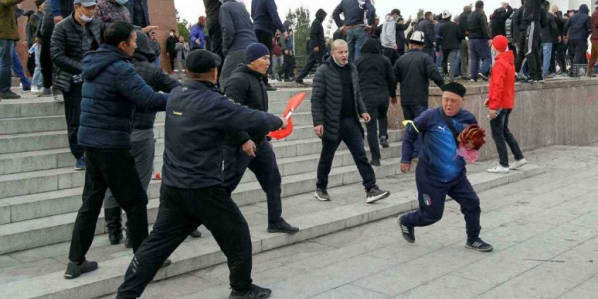 Парламентские выборы в Киргизии: неизбежна ли новая «революция»?