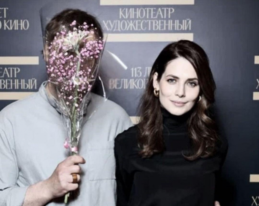 Евгений Цыганов поздравил жену Юлию Снигирь с днем рождения спустя два дня после даты