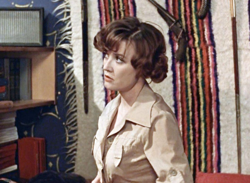 В культовом фильме «Москва слезам не верит» обнаружился киноляп с ковром-пледом