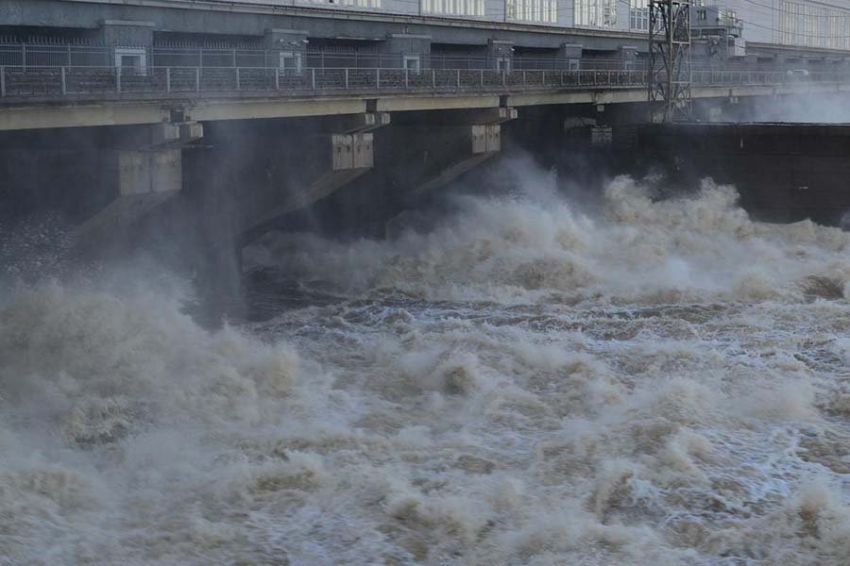Мэр Новой Каховки: верхняя часть Каховской ГЭС разрушена при обстреле