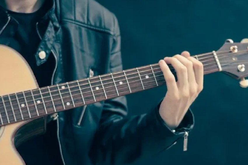 Мэрия Рязани запретила уличным музыкантам исполнять песни иноагентов РФ