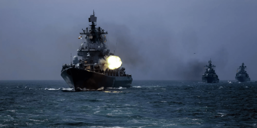 Российский ВМФ прогнал американских рыбаков с исключительной экономической зоны США