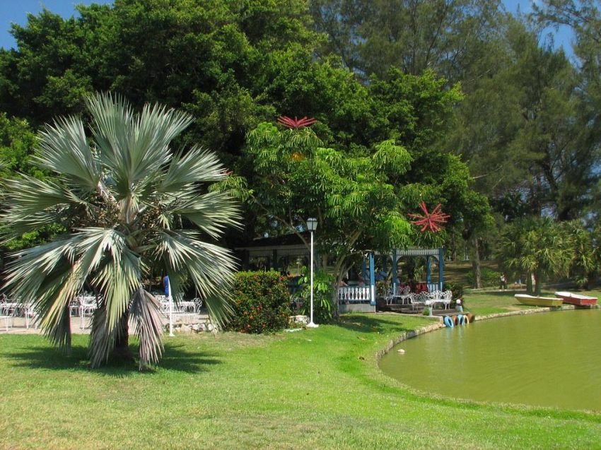 Россиянка пришла в восторг от отдыха на Кубе, но огорчилась из-за разрухи вне отеля