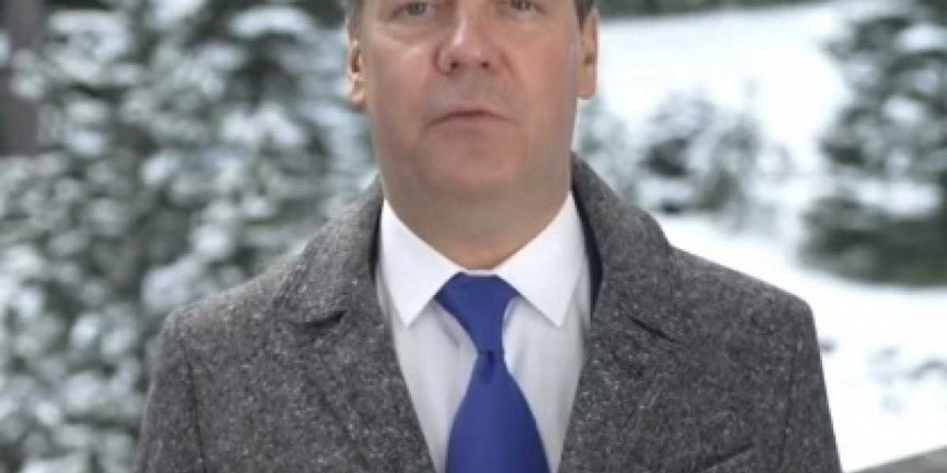 Выходит из тени. Достоин ли Дмитрий Медведев занять пост президента России в 2024 году?