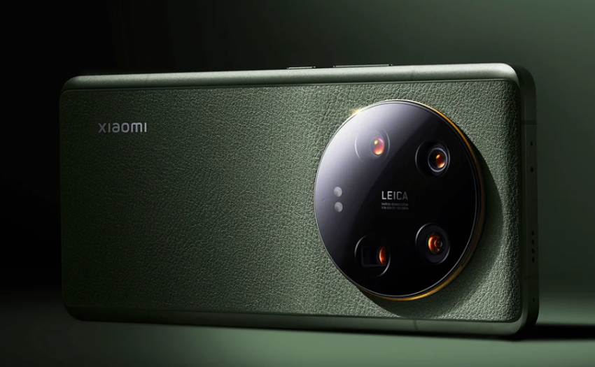 Флагманский смартфон Xiaomi 14 Pro получит экран «почти без изгиба»