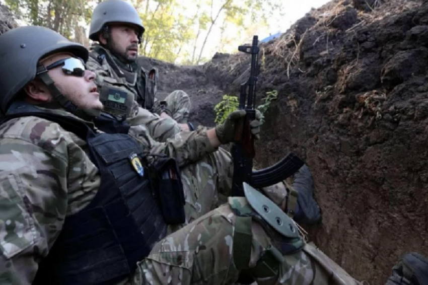 Рогов: ВС Украины применяют на Запорожском фронте волновой формат атак, рассчитывая прорвать линию обороны и вклиниться вглубь