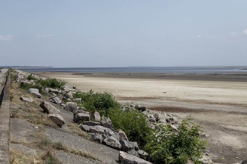 На дне Каховского водохранилища выявлена старая дорога от Энергодара до Никополя