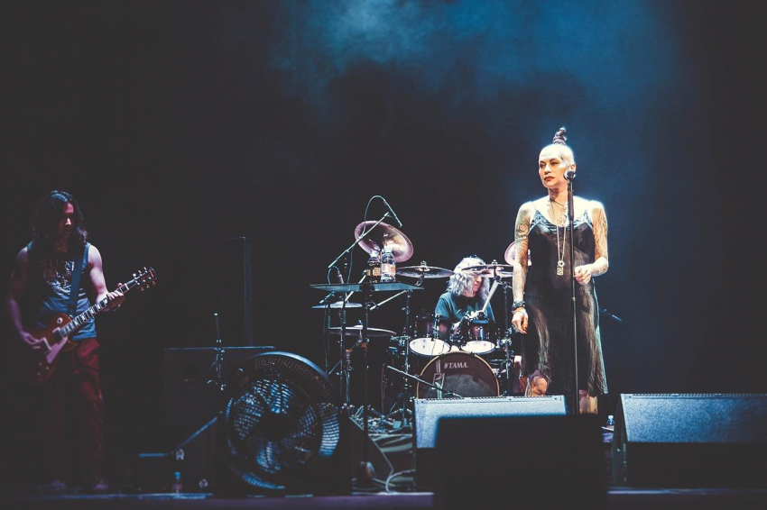 Продюсер Рудченко предположил, что Наргиз завидует своим коллегам из-за концертов в Ташкенте