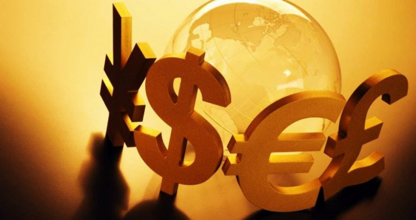 Крупнейшие российские банки повысили курсы иностранной валюты для покупателей