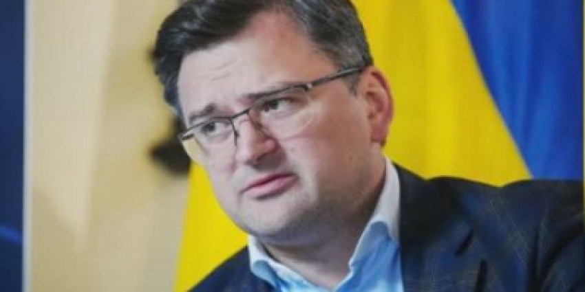 Россию нужно запихнуть в её границы и закрыть на замок