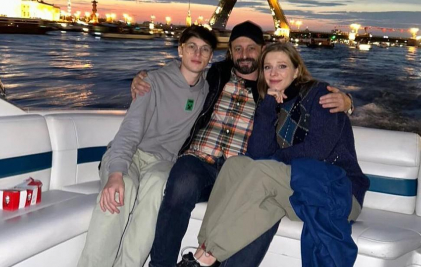 Елизавета Арзамасова поделилась снимком отдыха с Авербухом и его сыном