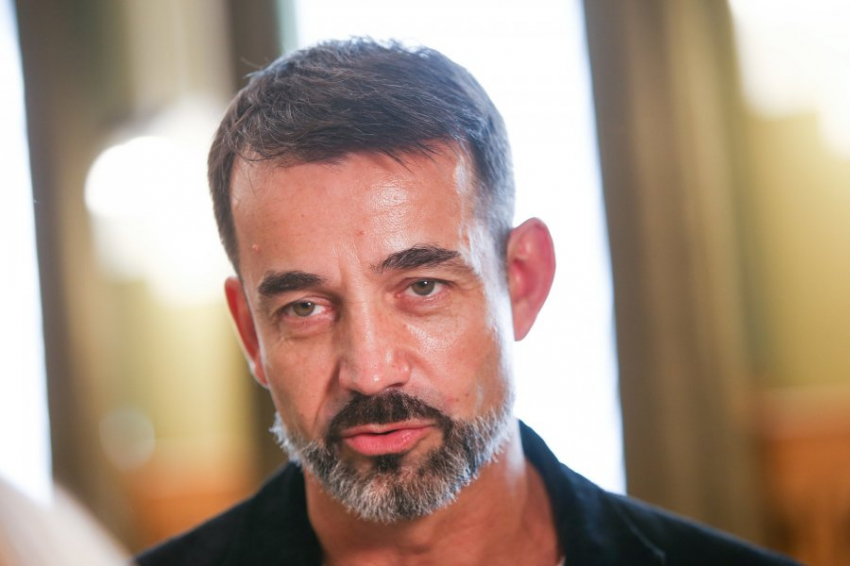 Дмитрий Певцов заявил, что уехавшие из РФ должны покаяться