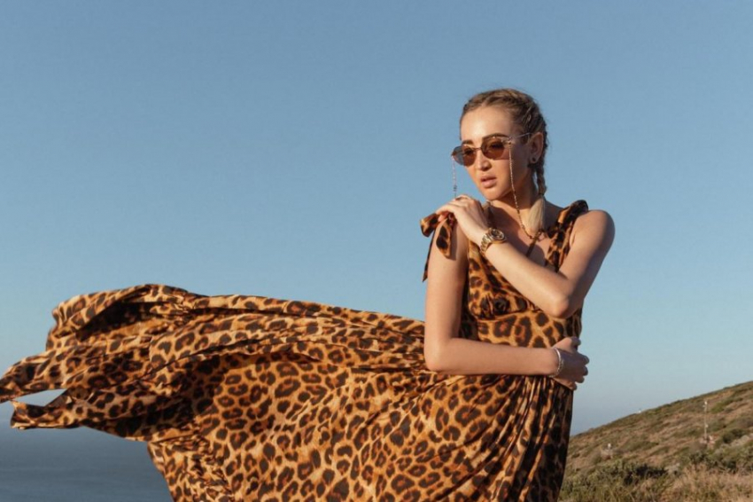 Бузова пожаловалась на холод на съемках шоу «Новые звезды в Африке» на ТНТ