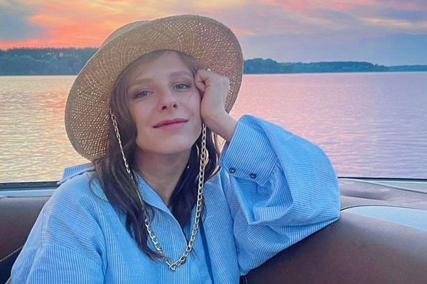 Лиза Арзамасова показала редкое фото с сыном Авербуха от прошлого брака