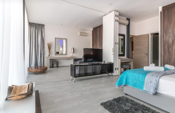 Эксперты Hotels & Discounts рассказали, как лучше туристам прятать деньги в номере отеля