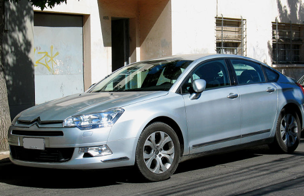 Названы лучшие машины с пробегом, доступные россиянам за 550 тысяч рублей