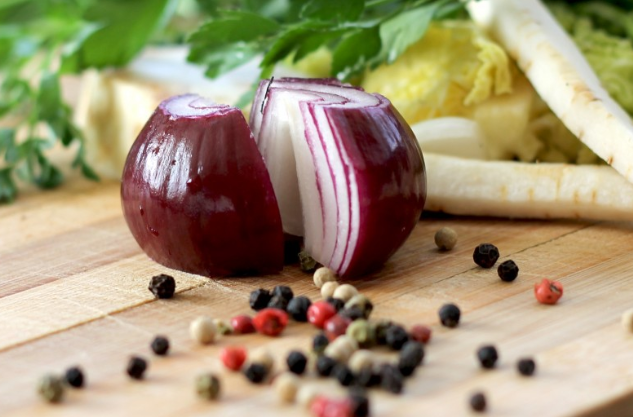 Ученые из РФ хотят разработать лук, который не вызывает слезы