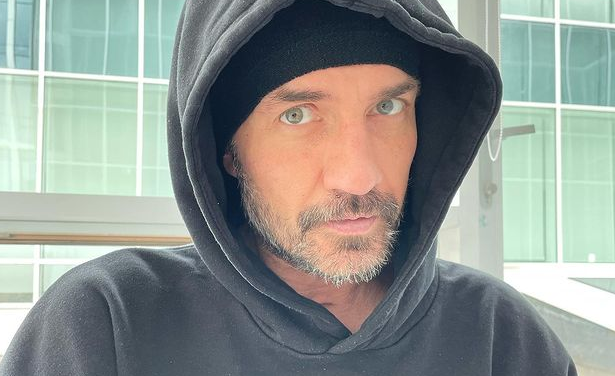 Романа Костомарова выписали из больницы