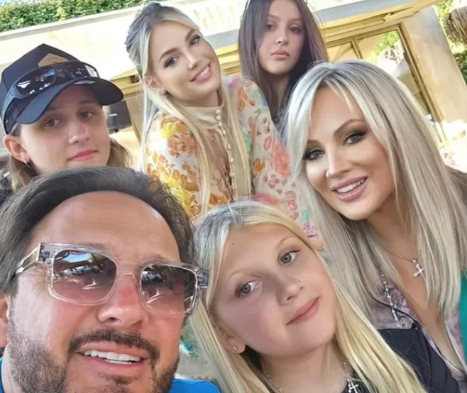 Стас Михайлов решил отдохнуть в «женском царстве» в Черногории