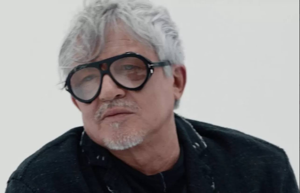 Дмитрий Дибров отправился во Францию на летние каникулы с семьей