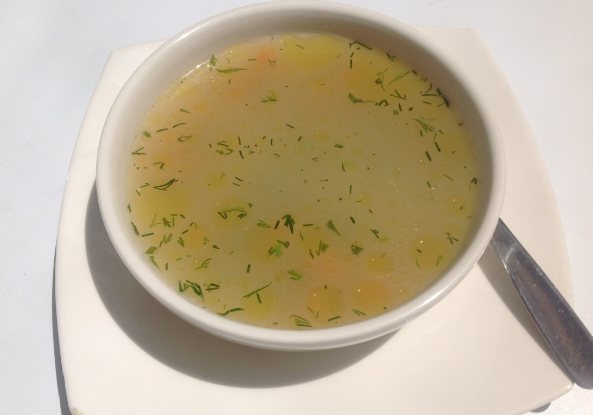 Нутрициолог Свиридова рекомендовала людям в возрасте пить костный бульон