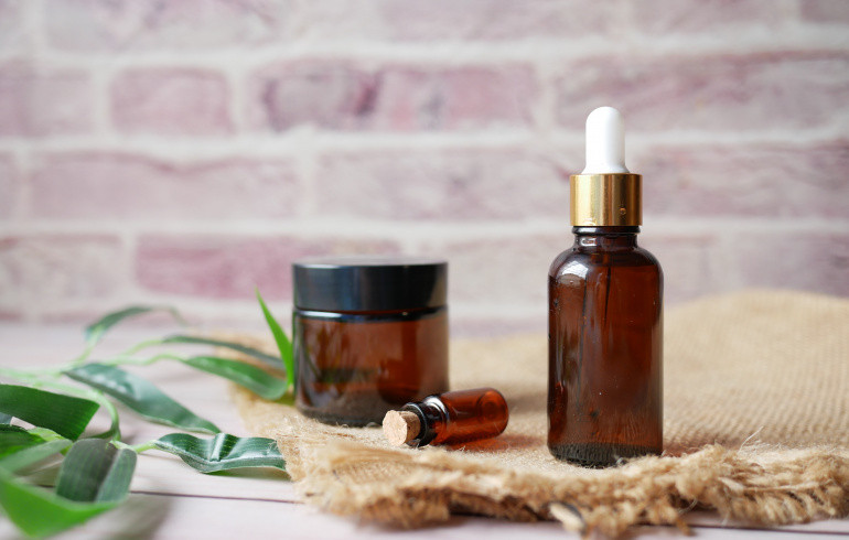 Какие эфирные масла помогут от простуды, головной боли и при болезнях ЖКТ, рассказала аромапсихолог