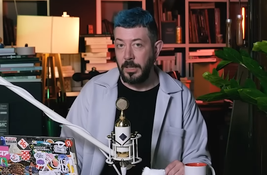 Артемий Лебедев обвинил жалующихся на низкие зарплаты людей в неуважении к самим себе