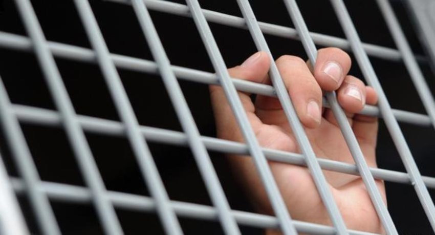 СМИ: под Челябинском мужчина похитил девушку и 14 лет держал ее взаперти