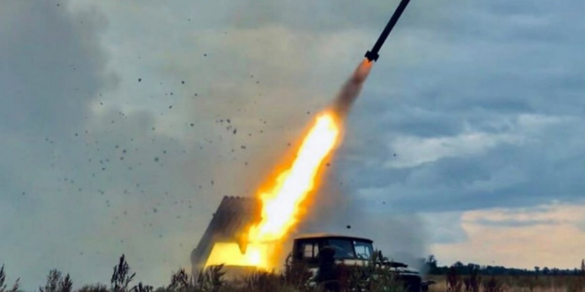 Новости с Украины. На фланге Артёмовска противник попал в капкан понеся огромные потери, ВС РФ сожгли технику ВСУ и уничтожили боевиков. Киев готовит мощное наступление 01.07.2023