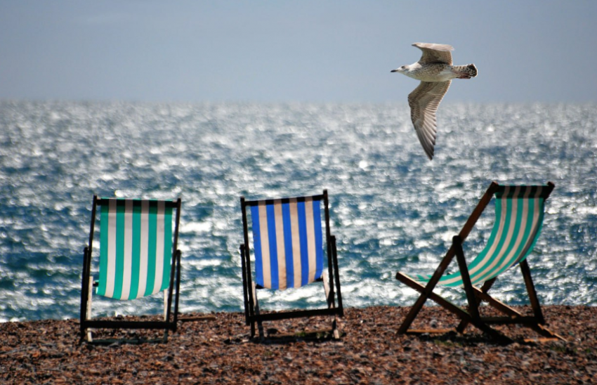 В Испании сотрудники отелей пытаются прекратить "войну за шезлонги"