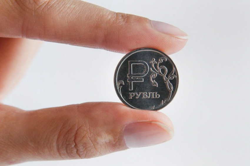 АТОР: путевки из РФ за границу подорожали из-за резкого падения рубля