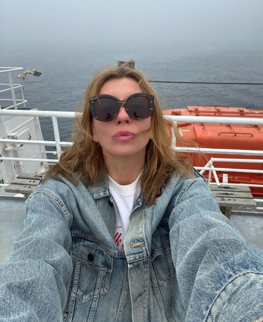 Светлана Бондарчук побывала на судне "Профессор Хромов"