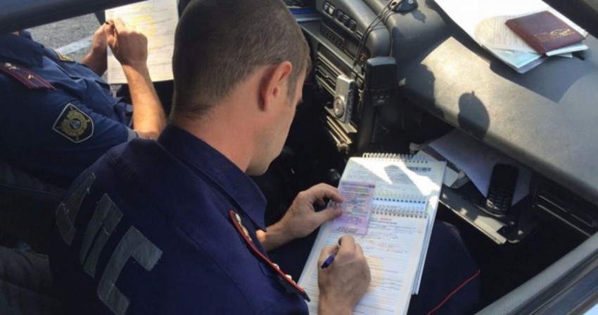 Российских водителей предупредили о новых штрафах с 1 сентября 2023 года