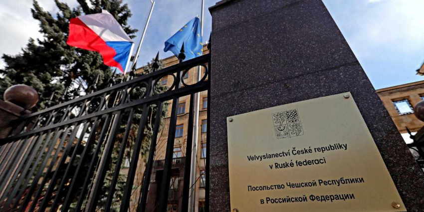 Чехия сначала пошла на конфликт с Россией, а сейчас хочет бизнес-центр в Москве